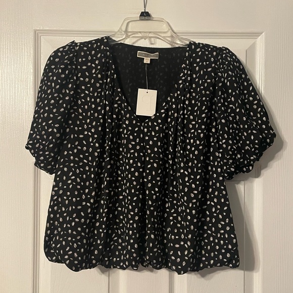 Pleione Tops - NWT Pleione Speckled Blouson Crop Top
